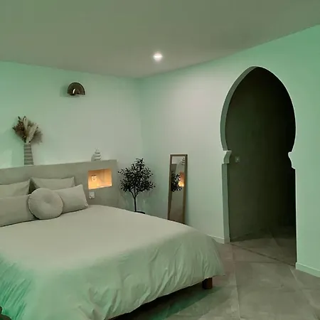 La Du Clocher Apartment *